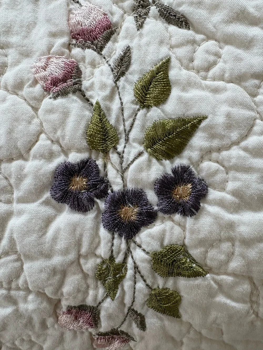 White 100% Cotton Quilt with Embroidered Lavender Floral Accents Size Queen